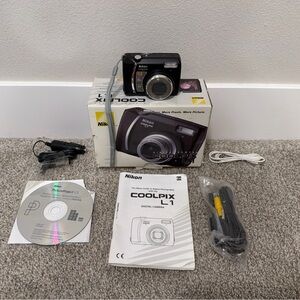 Nikon Coolpix L1 6.2MP Digital Camera Tested & Working!